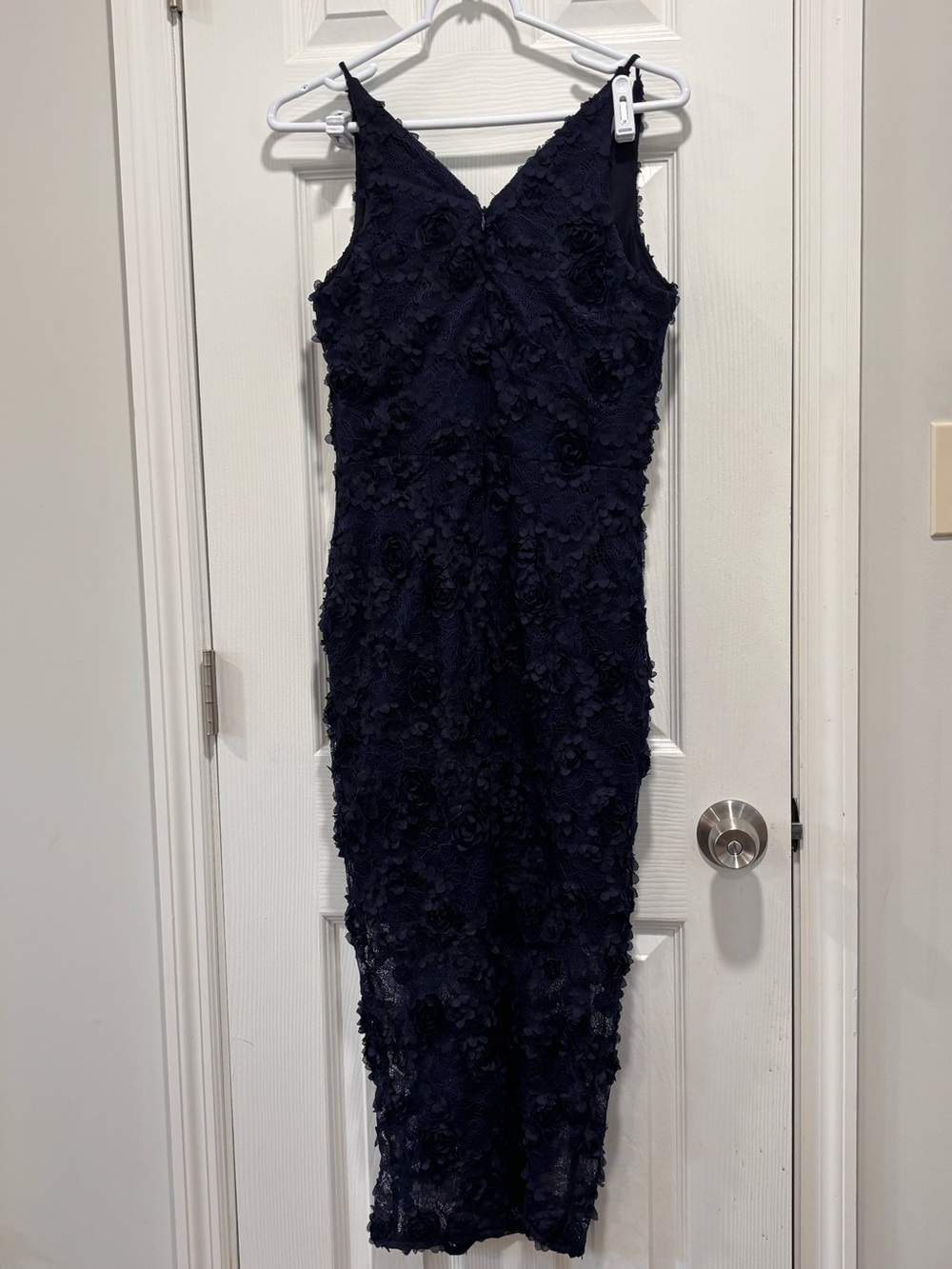 🩵Xscape Navy Floral Lace Midi Dress - Picture 3 of 10